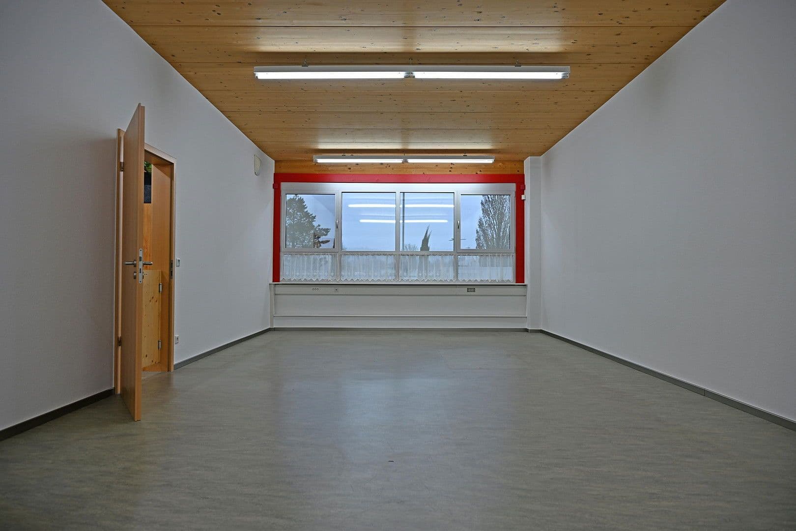 Prodej nebytového prostoru 5.000 m², Bad Säckingen, Bádensko-Württembersko Prodej nebytového prostoru 5.000 m², Bad Säckingen, Bádensko-Württembersko