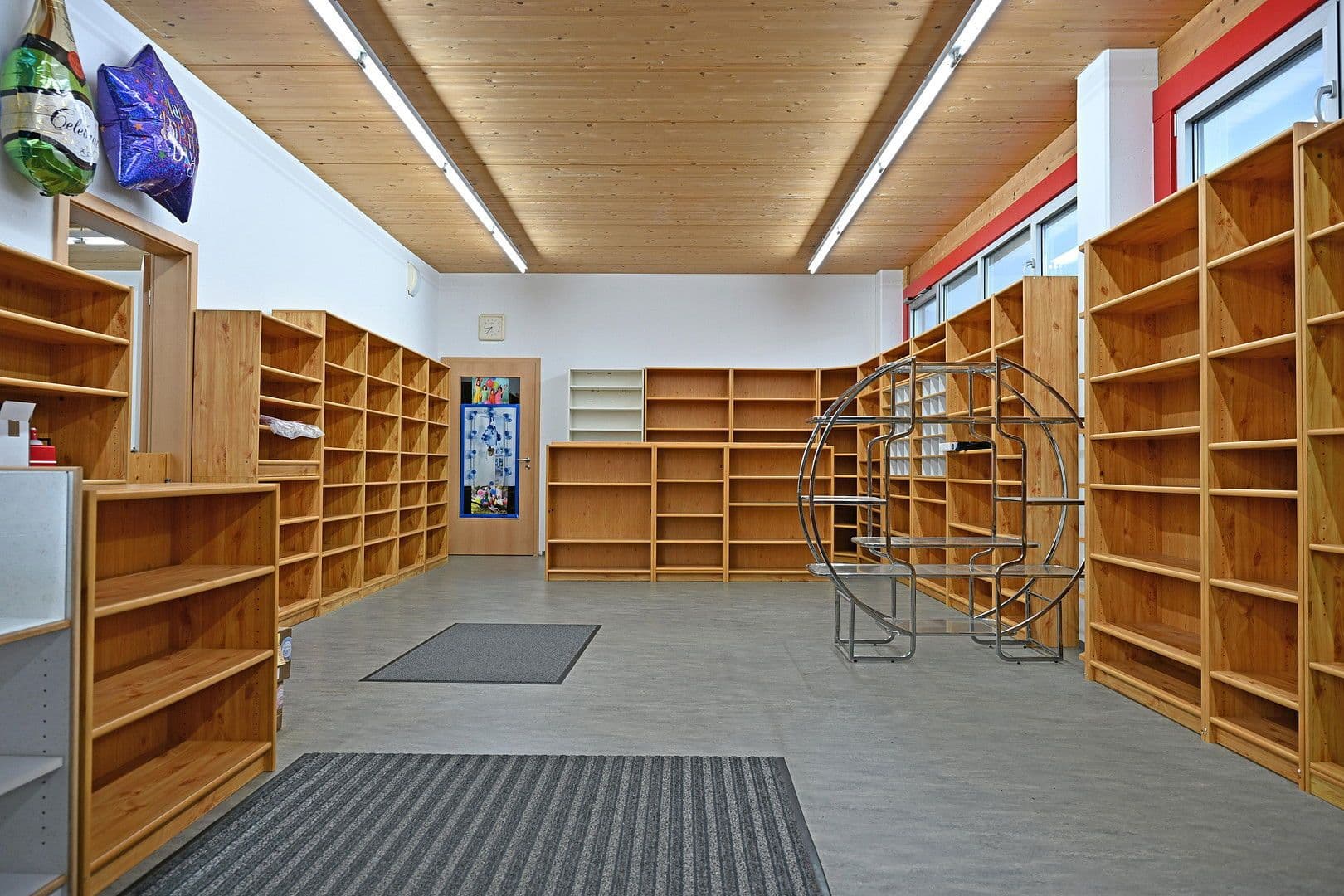 Prodej nebytového prostoru 5.000 m², Bad Säckingen, Bádensko-Württembersko Prodej nebytového prostoru 5.000 m², Bad Säckingen, Bádensko-Württembersko