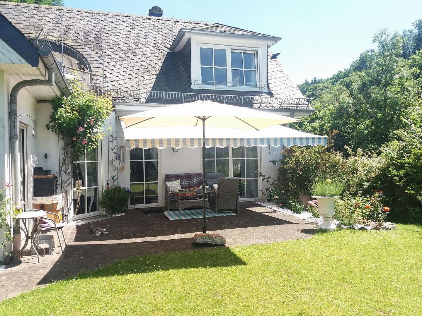 Prodej domu 188 m², pozemek 1.233 m², Densborn, Porýní-Falc Prodej domu 188 m², pozemek 1.233 m², Densborn, Porýní-Falc