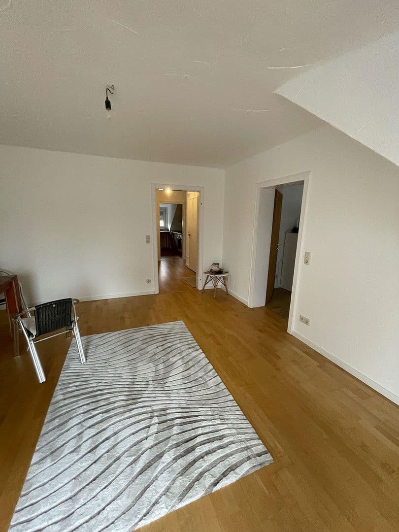 Pronájem bytu 4+1 80 m², Darmstadt, Hessen Pronájem bytu 4+1 80 m², Darmstadt, Hessen