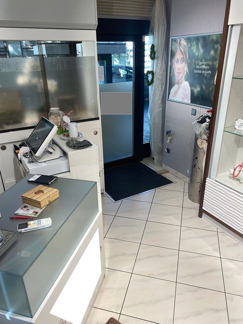 Prodej nebytového prostoru 93 m², Gaggenau, Bádensko-Württembersko Prodej nebytového prostoru 93 m², Gaggenau, Bádensko-Württembersko