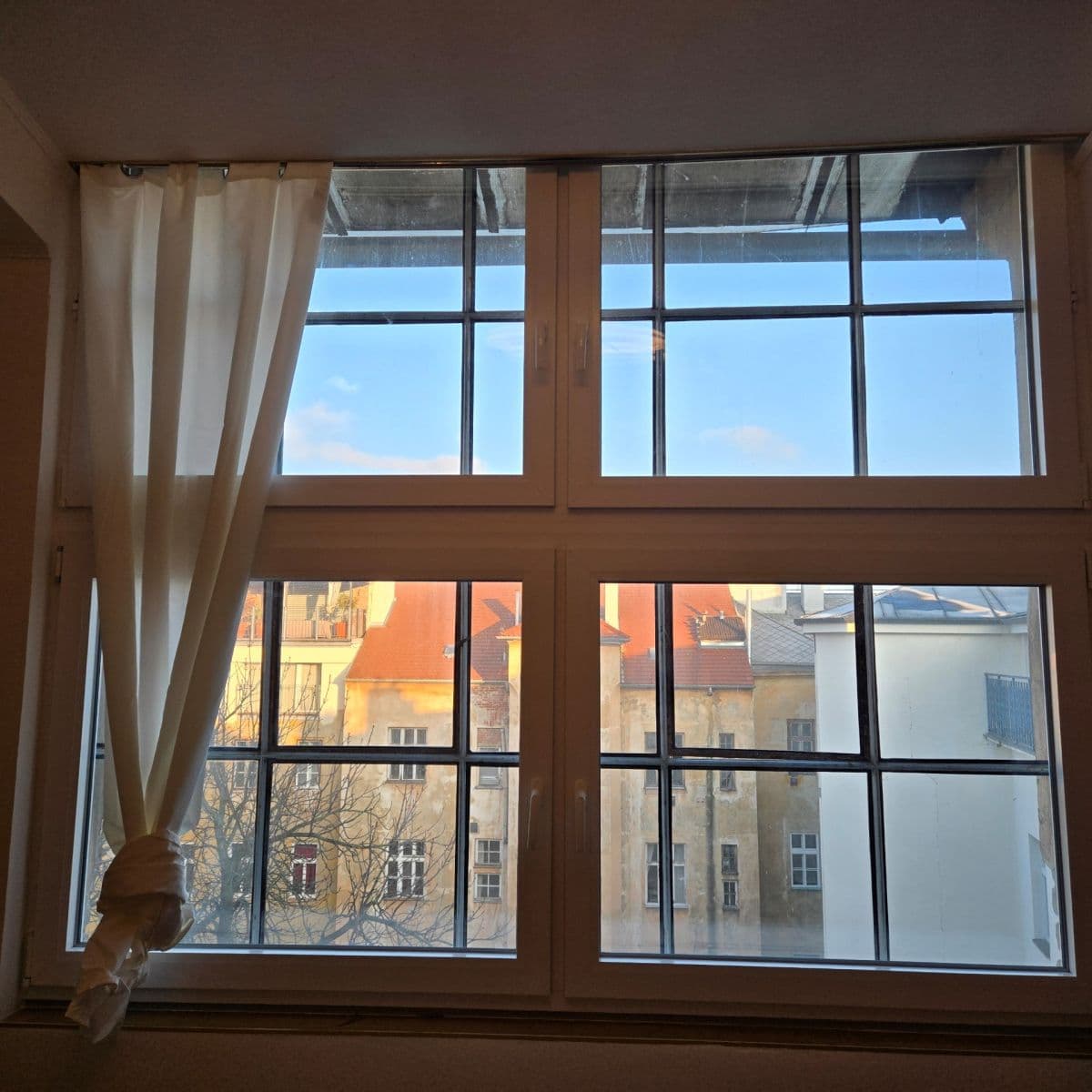 Pronájem bytu 1+1 38 m², Janáčkovo nábřeží, Praha, Praha Pronájem bytu 1+1 38 m², Janáčkovo nábřeží, Praha, Praha