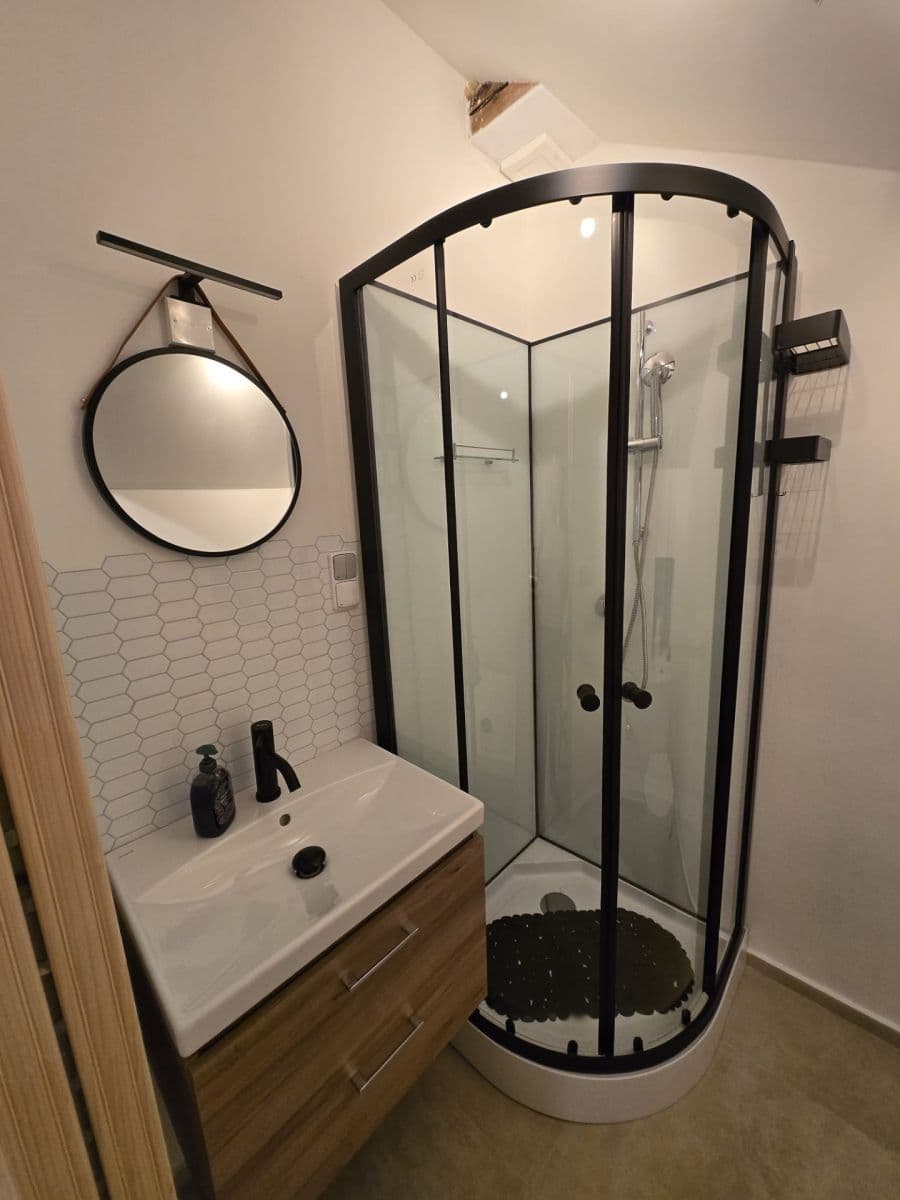 Pronájem bytu 1+1 38 m², Janáčkovo nábřeží, Praha, Praha Pronájem bytu 1+1 38 m², Janáčkovo nábřeží, Praha, Praha