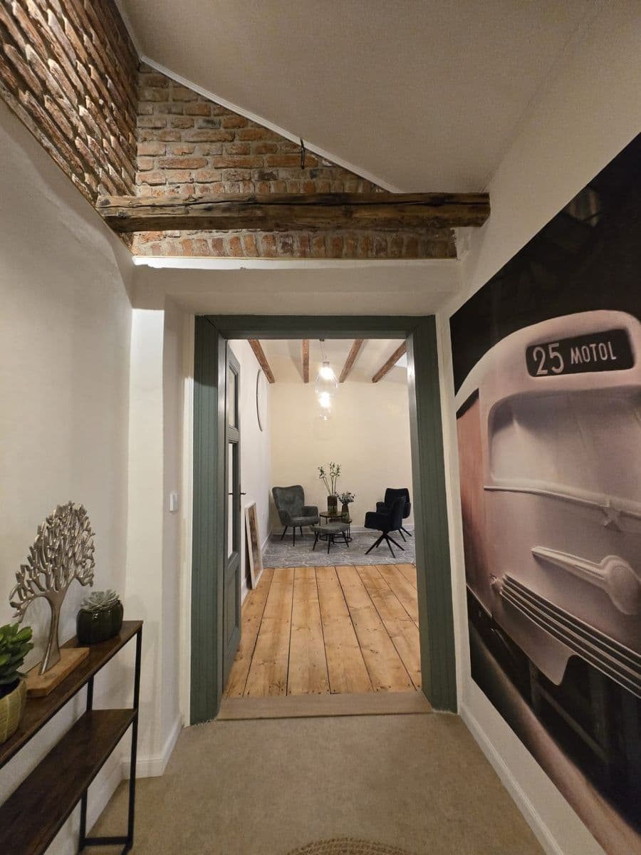 Pronájem bytu 1+1 38 m², Janáčkovo nábřeží, Praha, Praha Pronájem bytu 1+1 38 m², Janáčkovo nábřeží, Praha, Praha