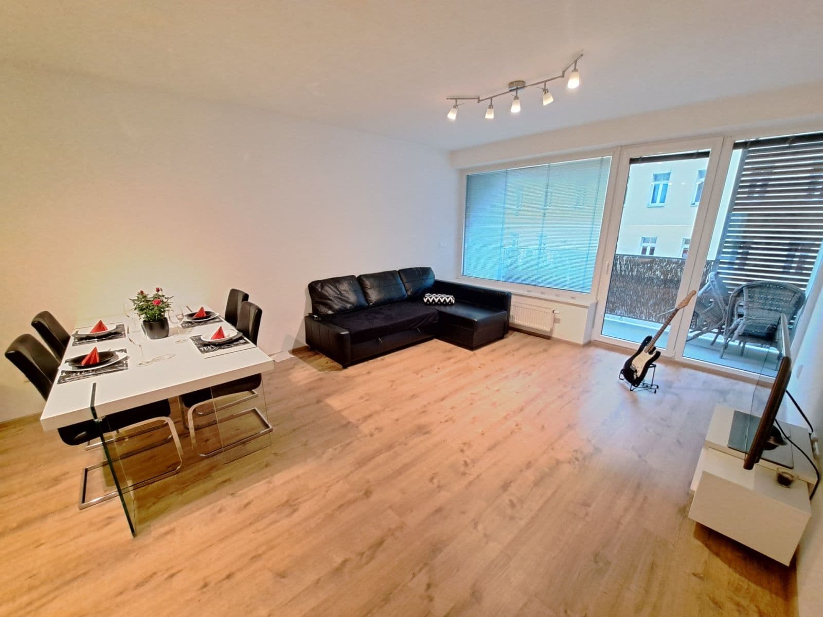 Pronájem bytu 2+kk 156 m², Francouzská, Brno, Jihomoravský kraj Pronájem bytu 2+kk 156 m², Francouzská, Brno, Jihomoravský kraj