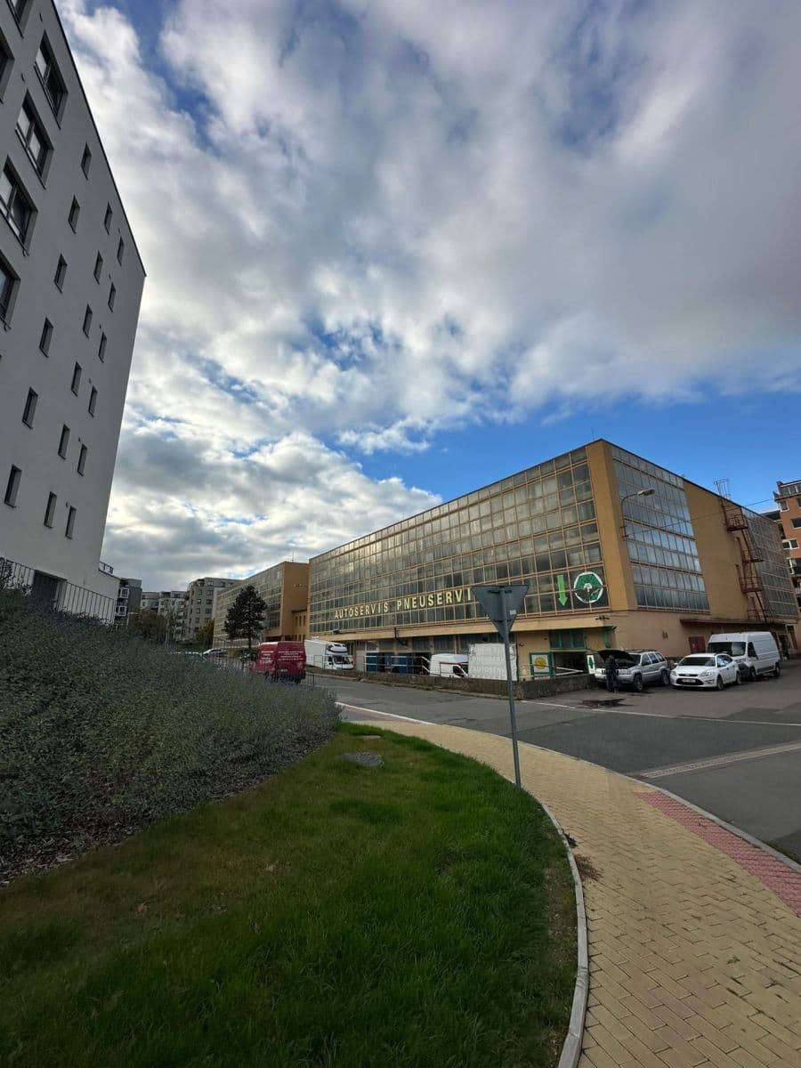 Prodej garáže 18 m², Lovosická, Praha, Praha Prodej garáže 18 m², Lovosická, Praha, Praha