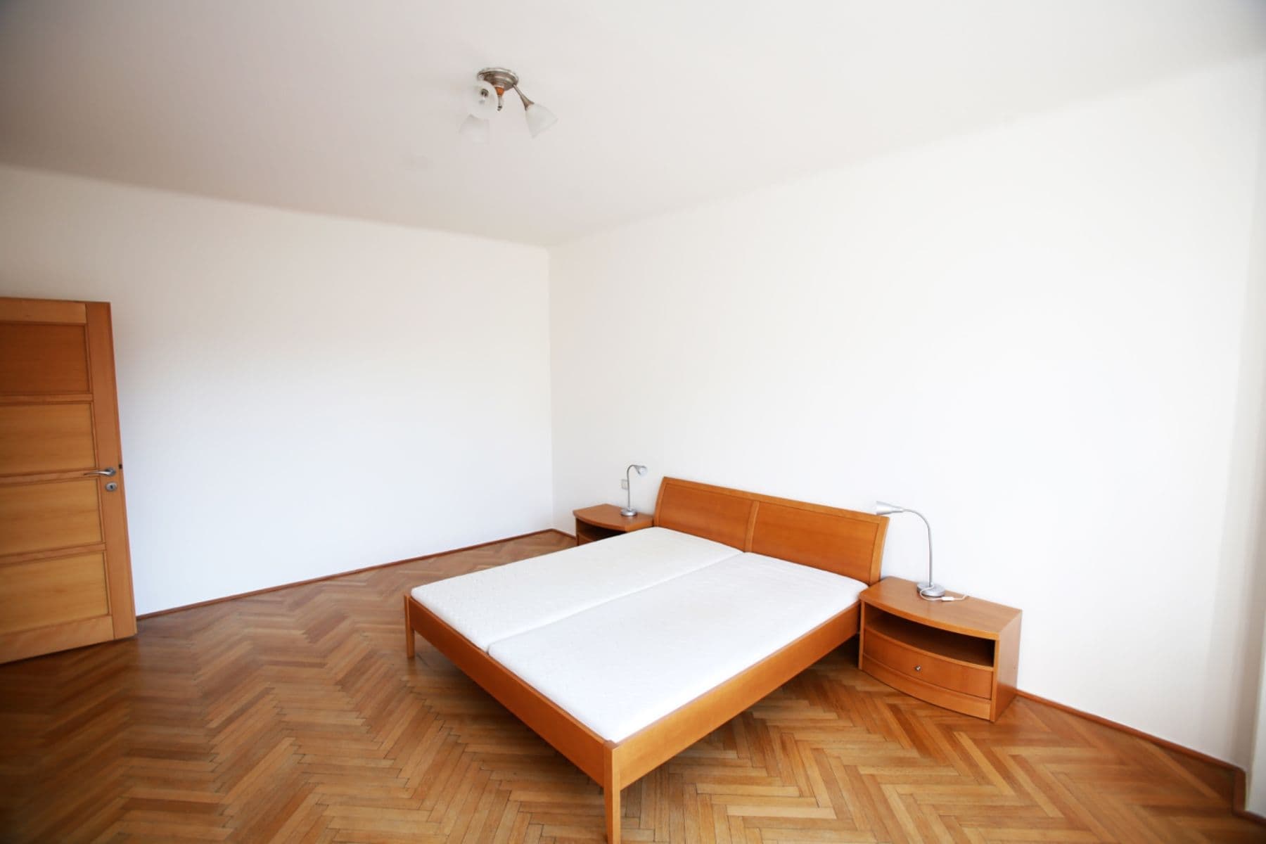 Pronájem bytu 2+1 76 m², Lodecká, Praha, Praha Pronájem bytu 2+1 76 m², Lodecká, Praha, Praha