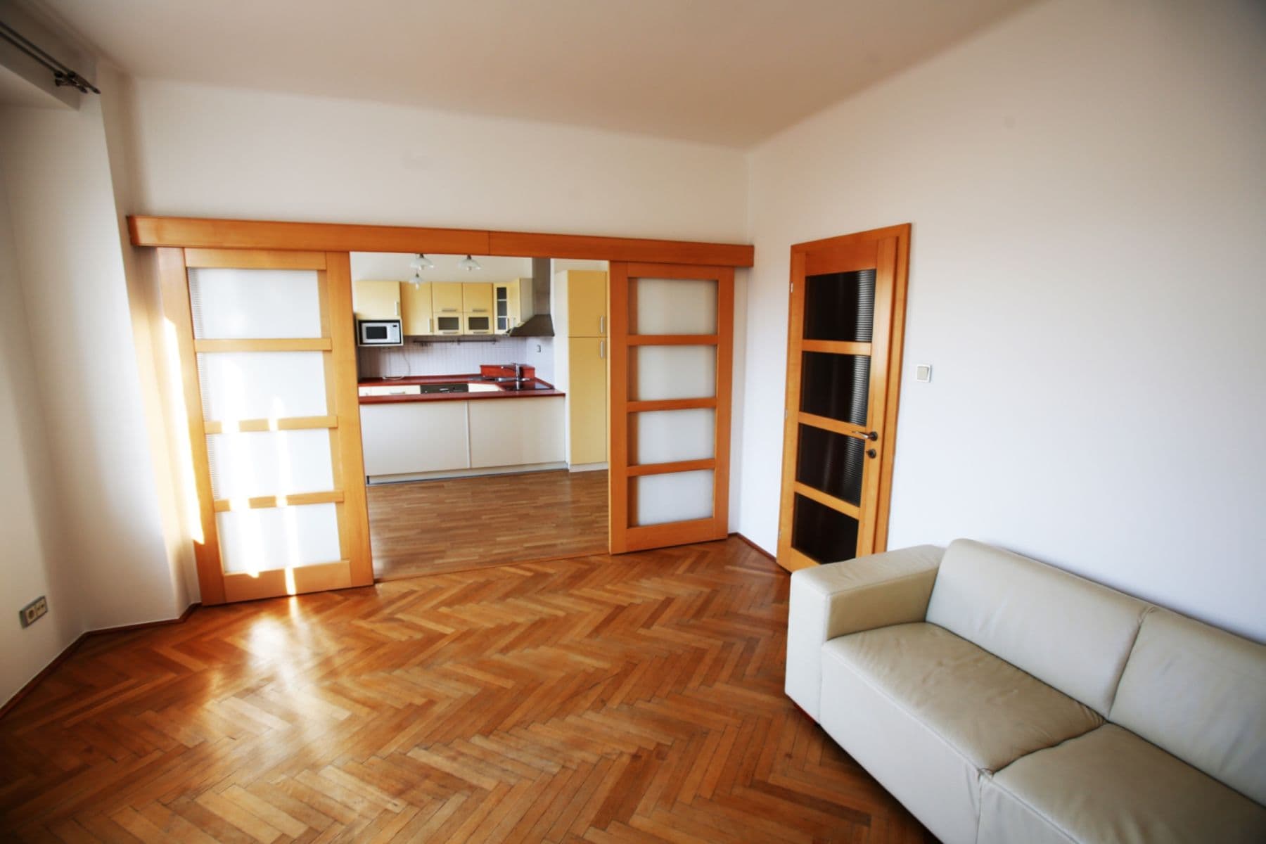 Pronájem bytu 2+1 76 m², Lodecká, Praha, Praha Pronájem bytu 2+1 76 m², Lodecká, Praha, Praha