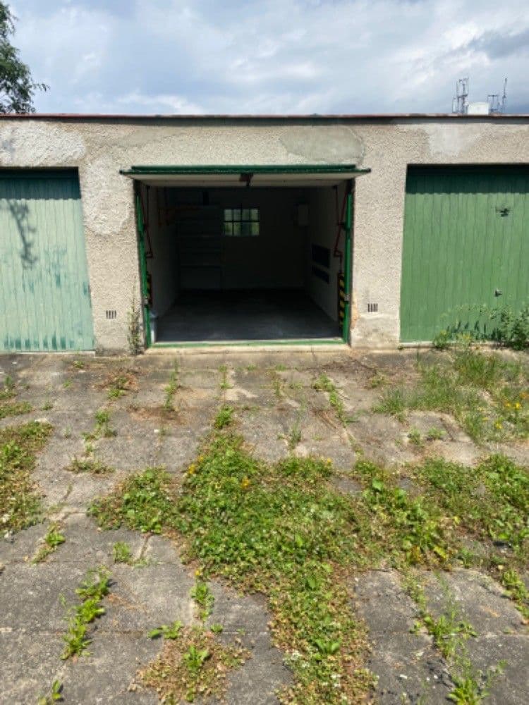 Pronájem garáže 20 m², Psárská, Praha, Praha Pronájem garáže 20 m², Psárská, Praha, Praha
