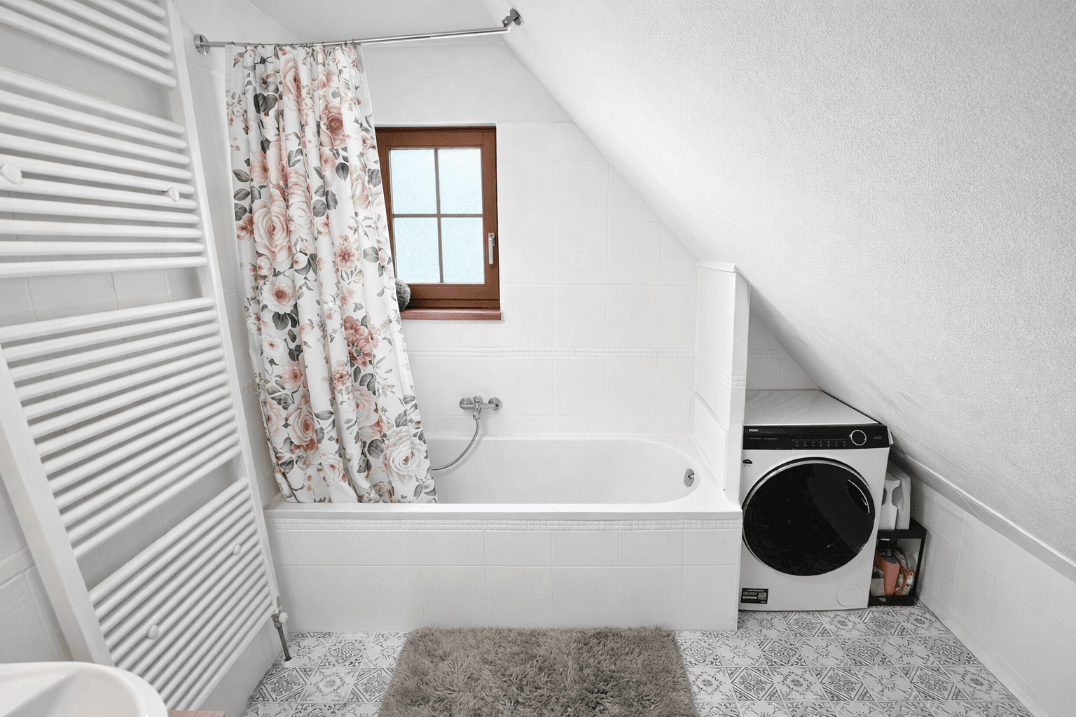 Pronájem domu 102 m², pozemek 600 m², Mcely, Středočeský kraj Pronájem domu 102 m², pozemek 600 m², Mcely, Středočeský kraj