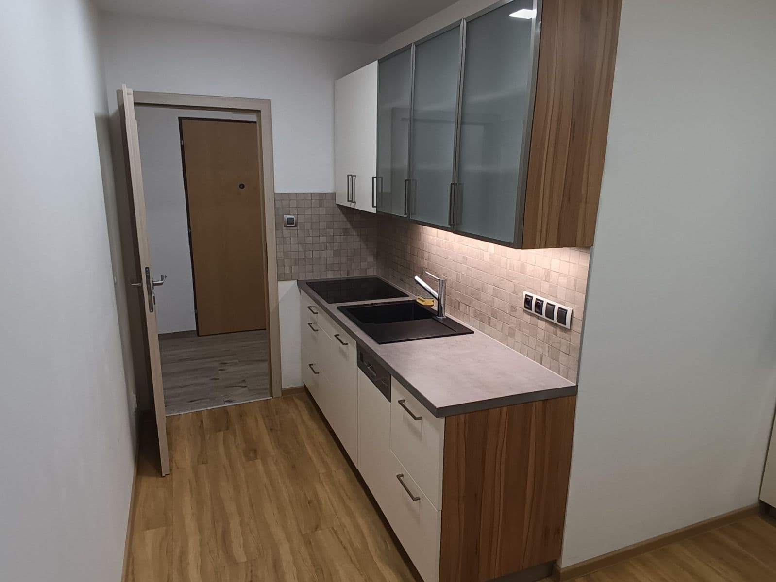 Pronájem bytu 2+1 56 m², náměstí Generála Píky, Plzeň, Plzeňský kraj Pronájem bytu 2+1 56 m², náměstí Generála Píky, Plzeň, Plzeňský kraj