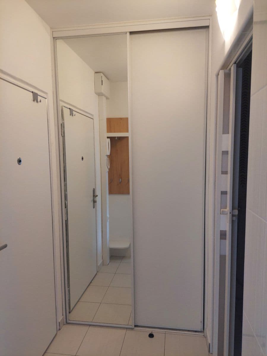 Pronájem bytu 1+kk 26 m², Veltruská, Praha, Praha Pronájem bytu 1+kk 26 m², Veltruská, Praha, Praha