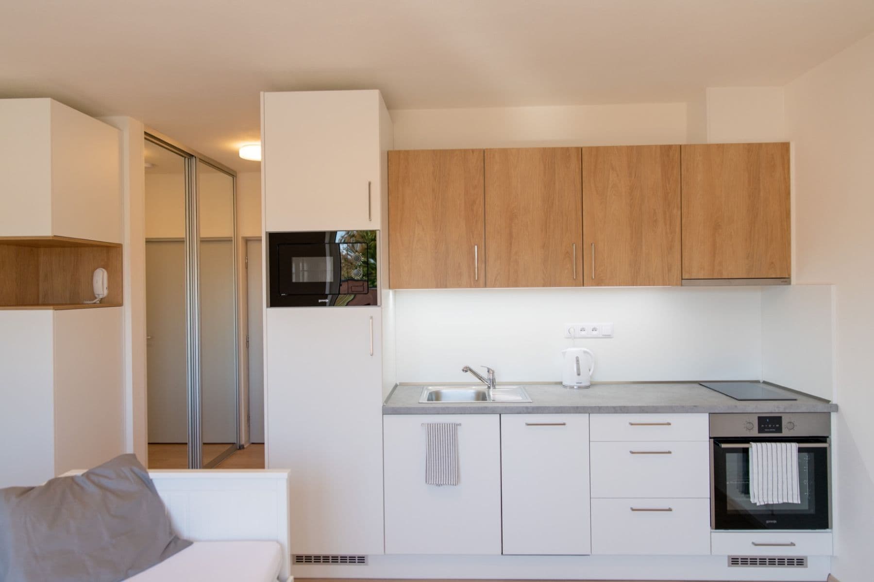 Prodej bytu 1+kk 28 m², Zálešná II, Zlín, Zlínský kraj Prodej bytu 1+kk 28 m², Zálešná II, Zlín, Zlínský kraj