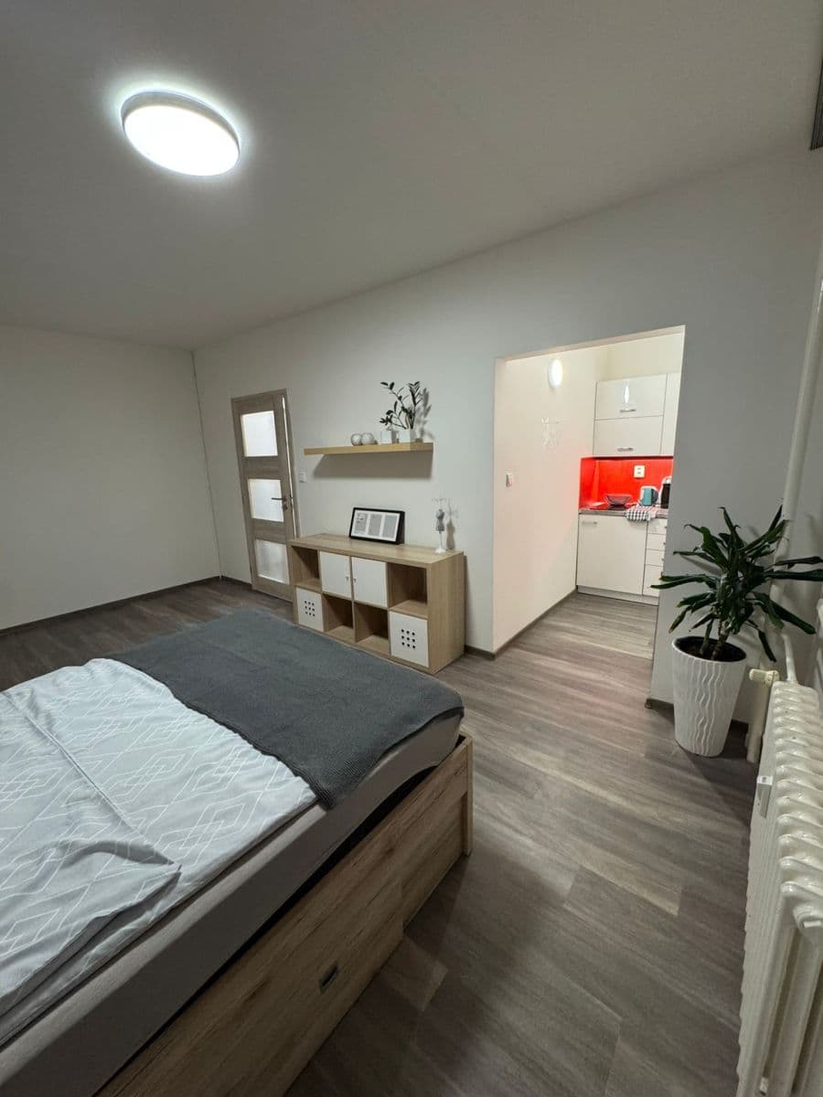 Pronájem bytu 1+kk 29 m², Mikulova, Praha, Praha Pronájem bytu 1+kk 29 m², Mikulova, Praha, Praha