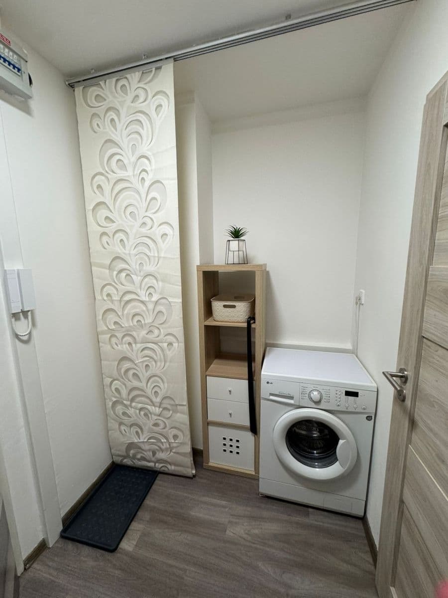 Pronájem bytu 1+kk 29 m², Mikulova, Praha, Praha Pronájem bytu 1+kk 29 m², Mikulova, Praha, Praha