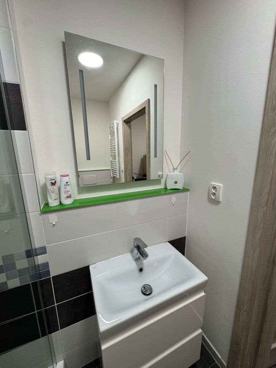 Pronájem bytu 1+kk 29 m², Mikulova, Praha, Praha Pronájem bytu 1+kk 29 m², Mikulova, Praha, Praha