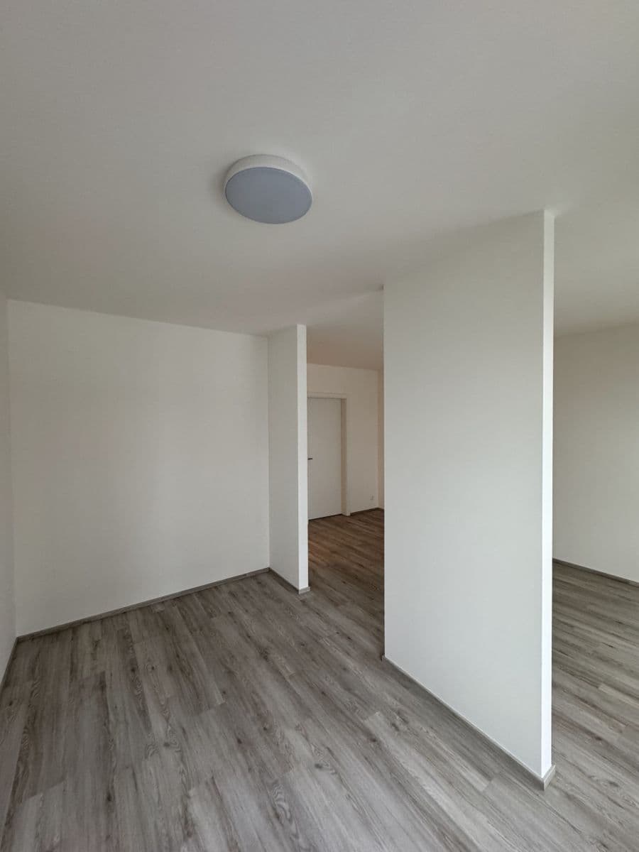 Pronájem bytu 1+kk 38 m², Nádražní, Kralupy nad Vltavou, Středočeský kraj Pronájem bytu 1+kk 38 m², Nádražní, Kralupy nad Vltavou, Středočeský kraj