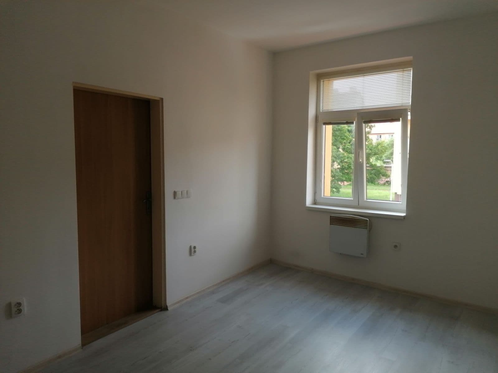 Pronájem bytu 2+kk 37 m², Plzeňská, Beroun, Středočeský kraj Pronájem bytu 2+kk 37 m², Plzeňská, Beroun, Středočeský kraj