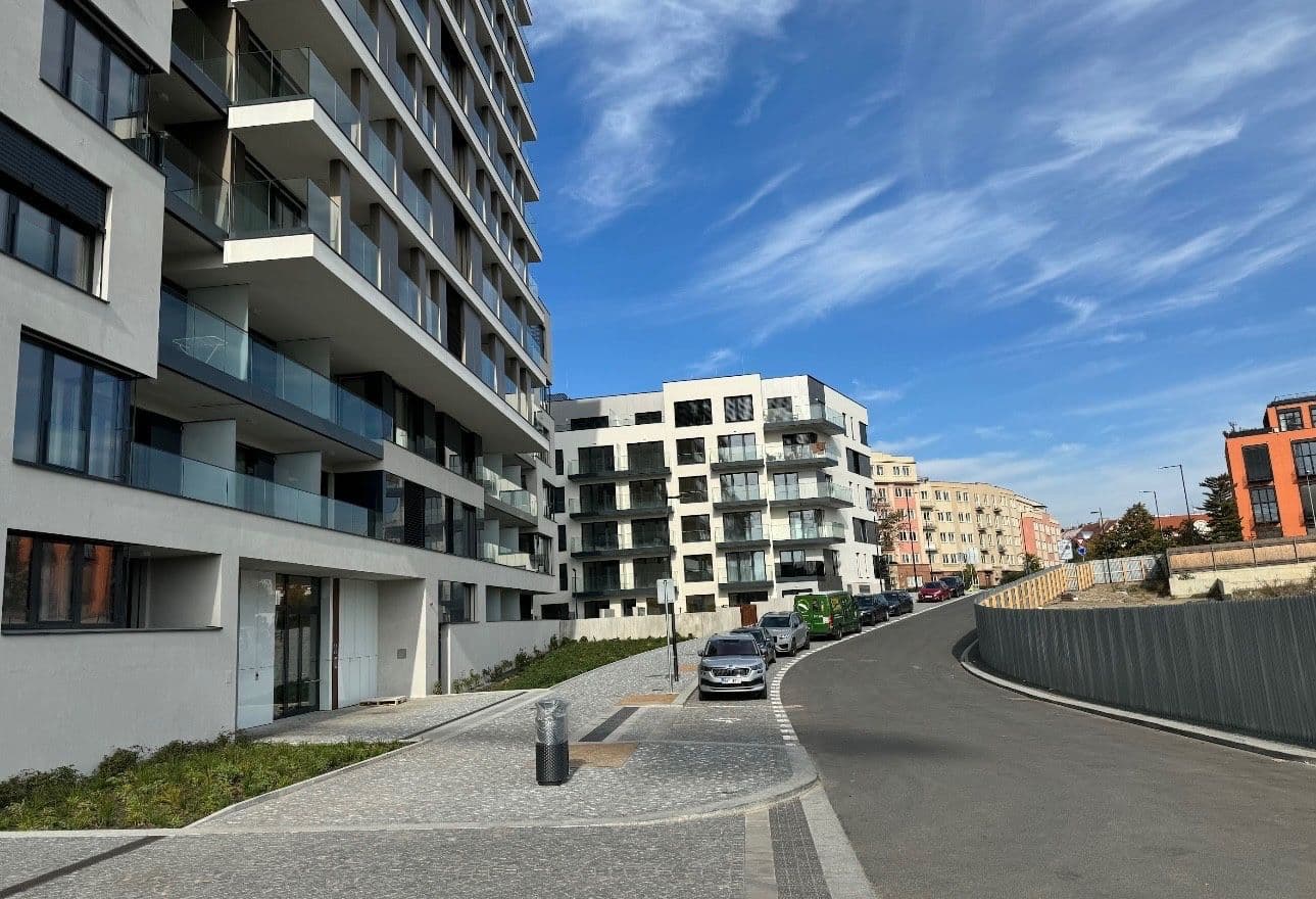 Pronájem garáže 10 m², Šrámkové, Praha, Praha Pronájem garáže 10 m², Šrámkové, Praha, Praha