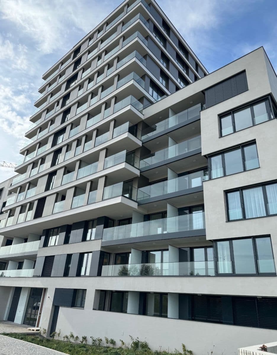 Pronájem garáže 10 m², Šrámkové, Praha, Praha Pronájem garáže 10 m², Šrámkové, Praha, Praha