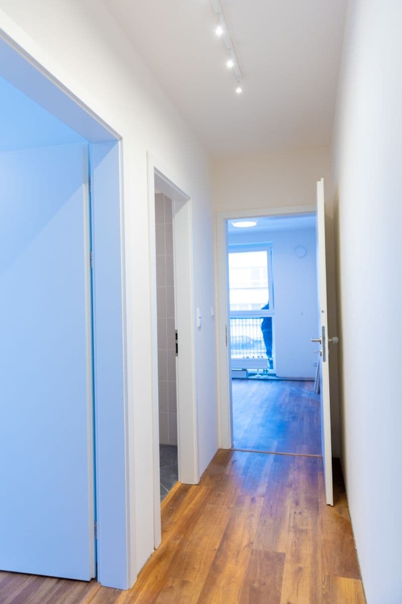 Pronájem bytu 2+kk 40 m², Nádražní, Kralupy nad Vltavou, Středočeský kraj Pronájem bytu 2+kk 40 m², Nádražní, Kralupy nad Vltavou, Středočeský kraj