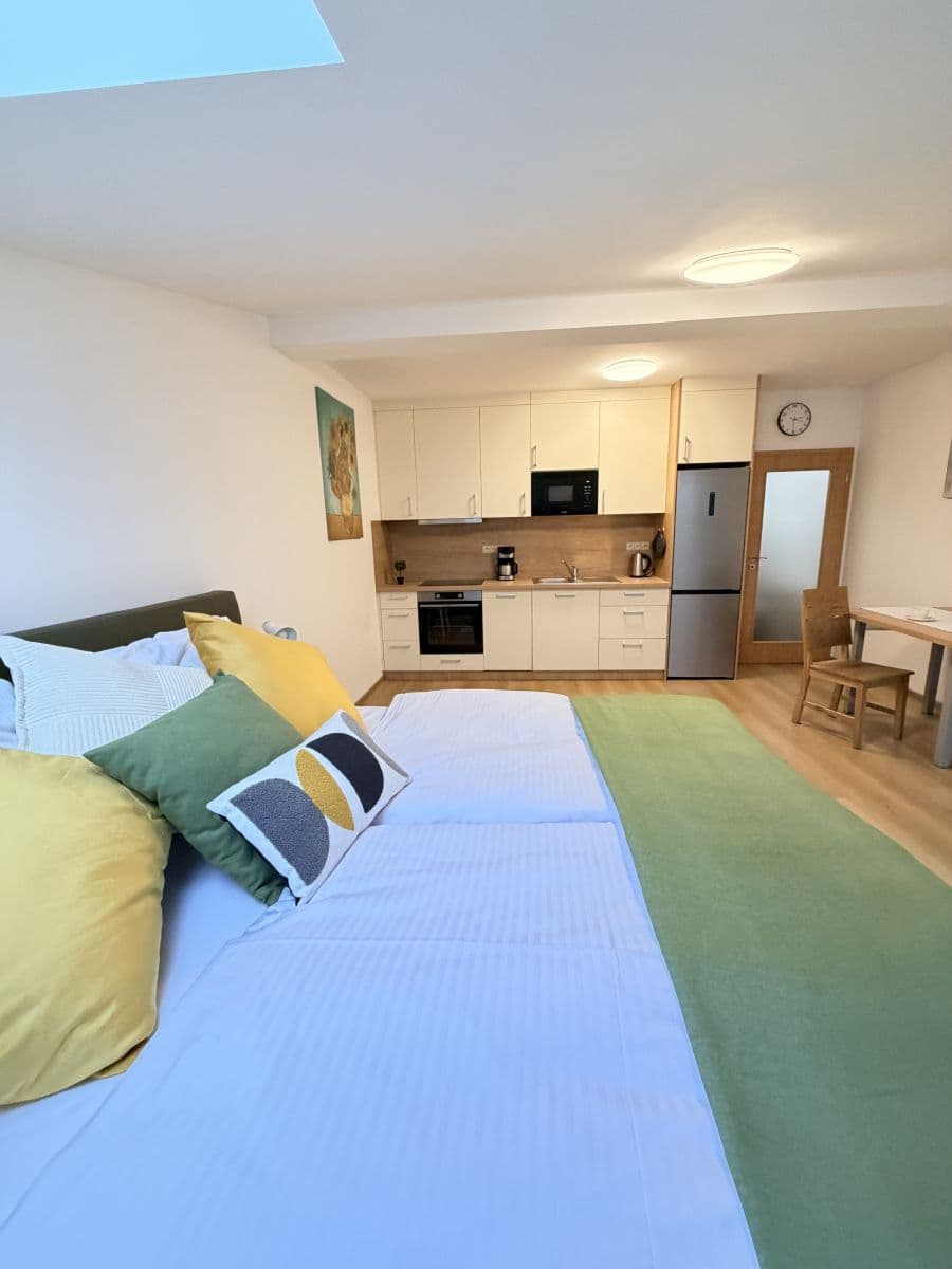 Pronájem bytu 34 m², Zbraslavská, Praha, Praha Pronájem bytu 34 m², Zbraslavská, Praha, Praha