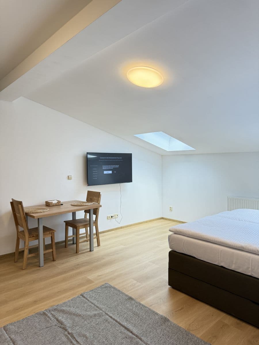 Pronájem bytu 34 m², Zbraslavská, Praha, Praha Pronájem bytu 34 m², Zbraslavská, Praha, Praha