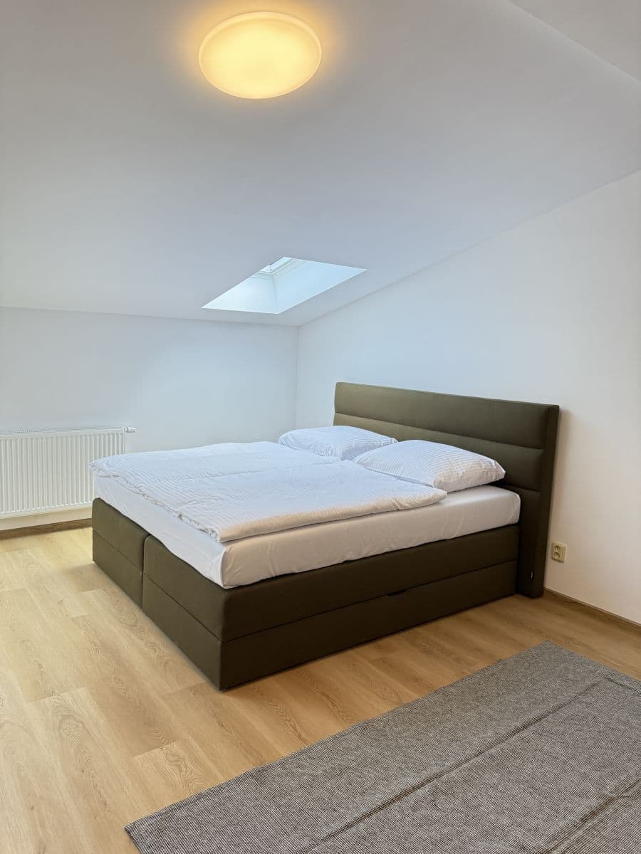 Pronájem bytu 34 m², Zbraslavská, Praha, Praha Pronájem bytu 34 m², Zbraslavská, Praha, Praha