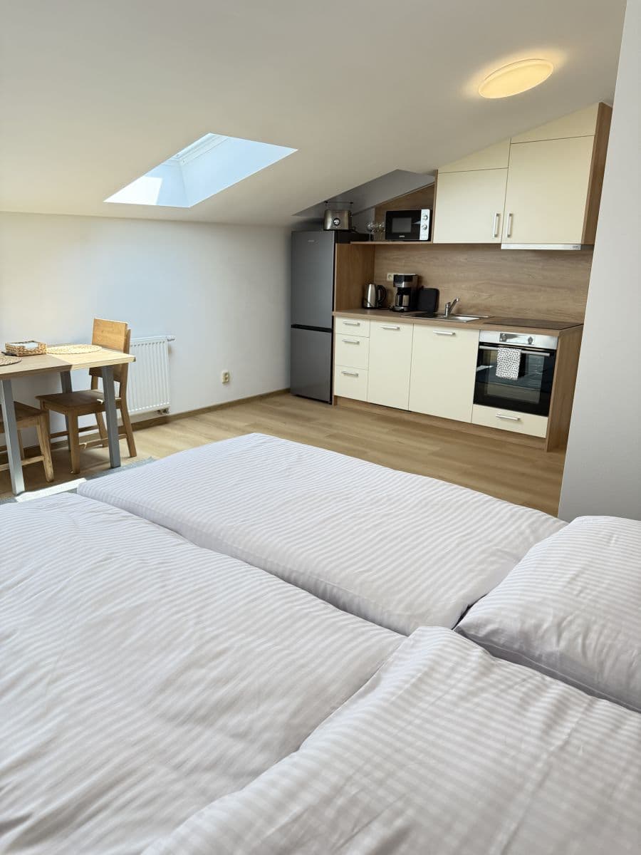 Pronájem bytu 36 m², Zbraslavská, Praha, Praha Pronájem bytu 36 m², Zbraslavská, Praha, Praha