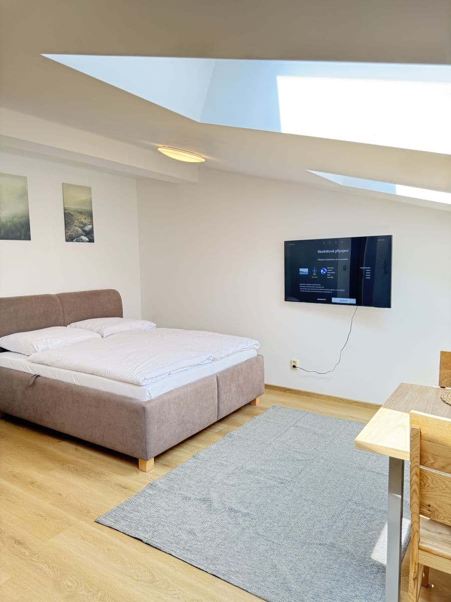 Pronájem bytu 36 m², Zbraslavská, Praha, Praha Pronájem bytu 36 m², Zbraslavská, Praha, Praha
