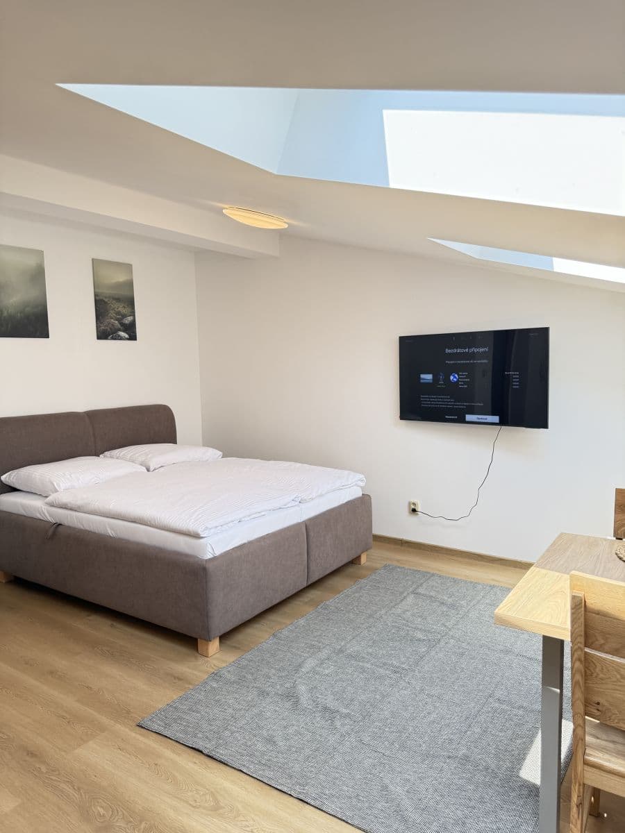 Pronájem bytu 36 m², Zbraslavská, Praha, Praha Pronájem bytu 36 m², Zbraslavská, Praha, Praha