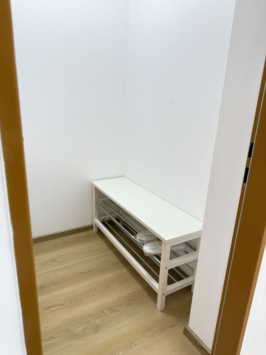 Pronájem bytu 36 m², Zbraslavská, Praha, Praha Pronájem bytu 36 m², Zbraslavská, Praha, Praha