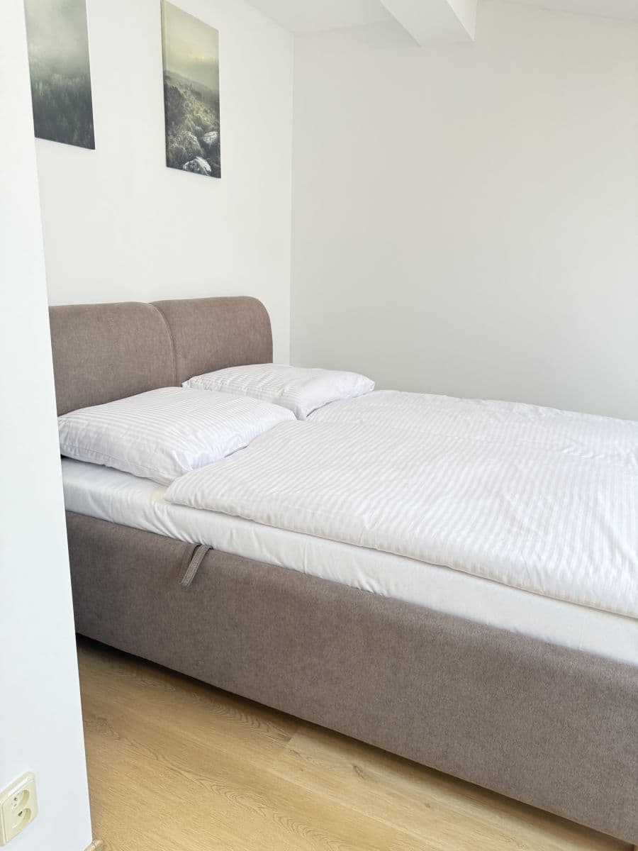 Pronájem bytu 36 m², Zbraslavská, Praha, Praha Pronájem bytu 36 m², Zbraslavská, Praha, Praha