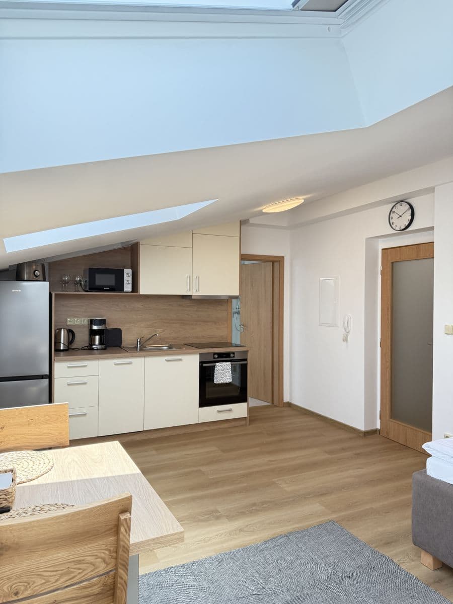 Pronájem bytu 36 m², Zbraslavská, Praha, Praha Pronájem bytu 36 m², Zbraslavská, Praha, Praha