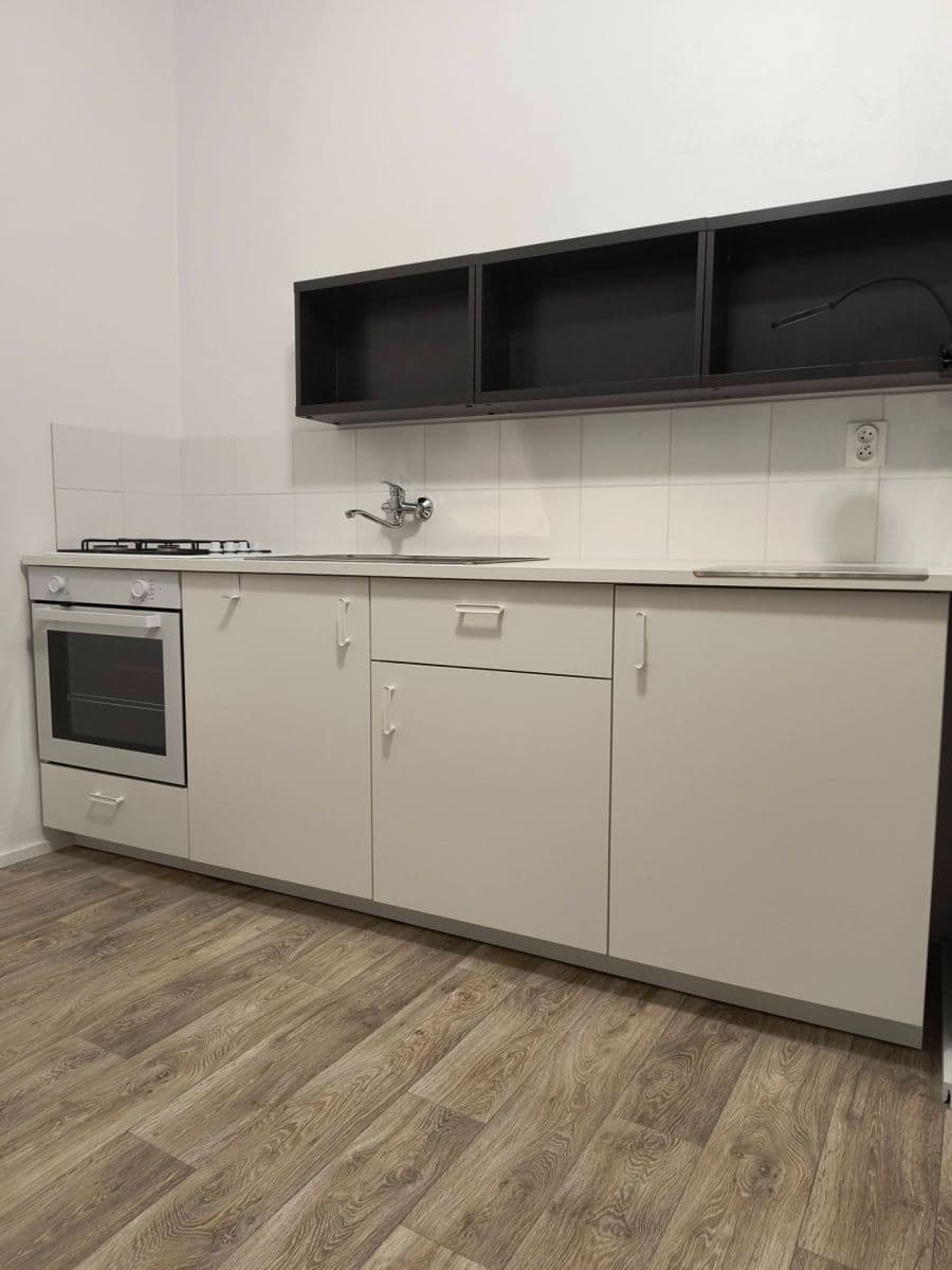 Pronájem bytu 1+1 37 m², sídliště 9. května, Nejdek, Karlovarský kraj Pronájem bytu 1+1 37 m², sídliště 9. května, Nejdek, Karlovarský kraj