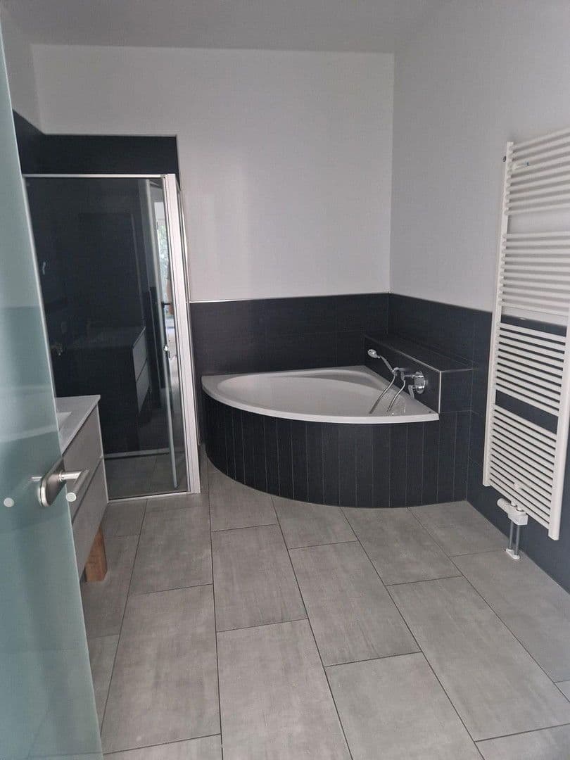 Pronájem bytu 4+1 155 m², Grenzach-Wyhlen, Bádensko-Württembersko Pronájem bytu 4+1 155 m², Grenzach-Wyhlen, Bádensko-Württembersko