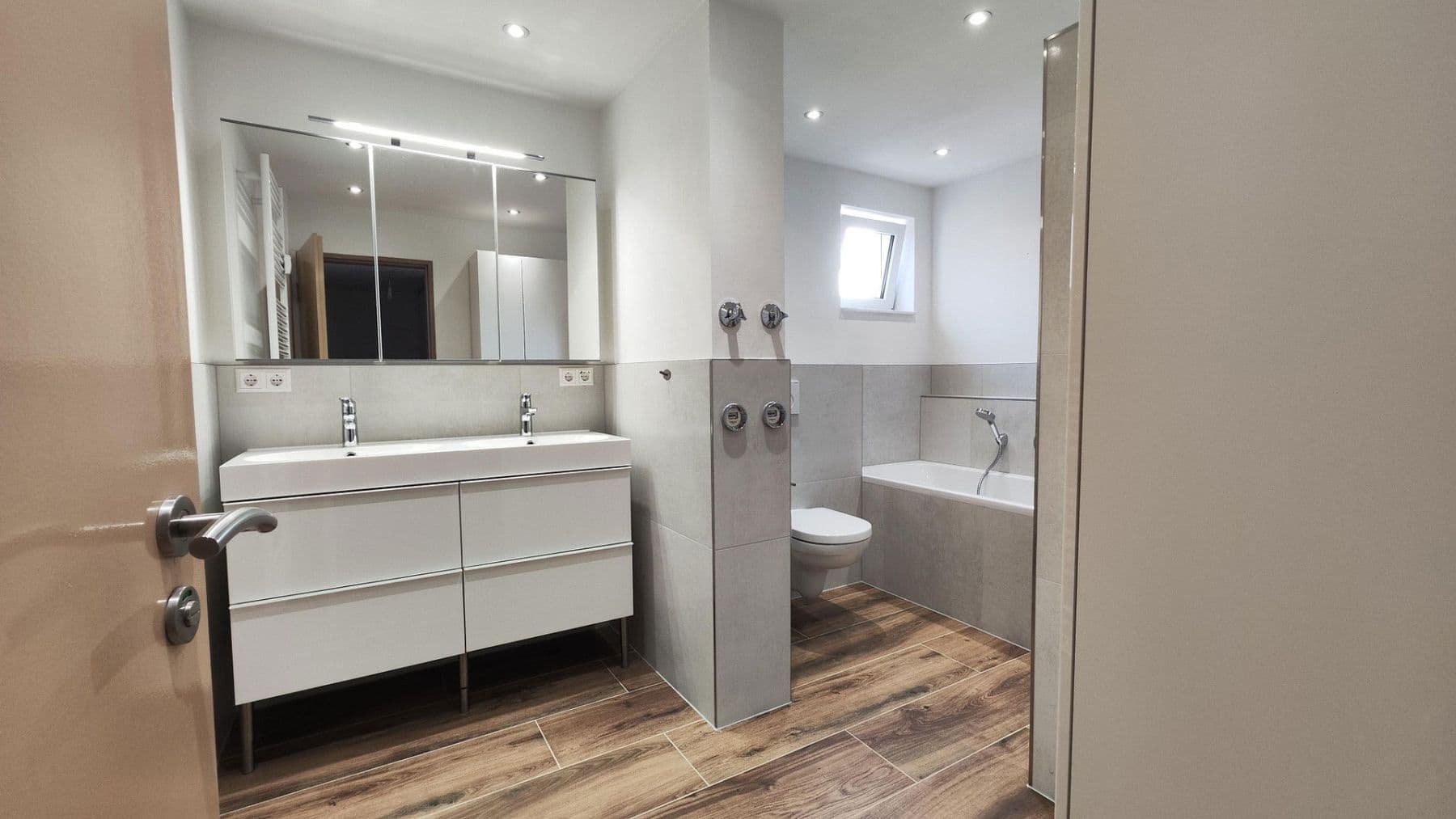 Prodej bytu 3+1 90 m², Rheinstetten, Bádensko-Württembersko Prodej bytu 3+1 90 m², Rheinstetten, Bádensko-Württembersko