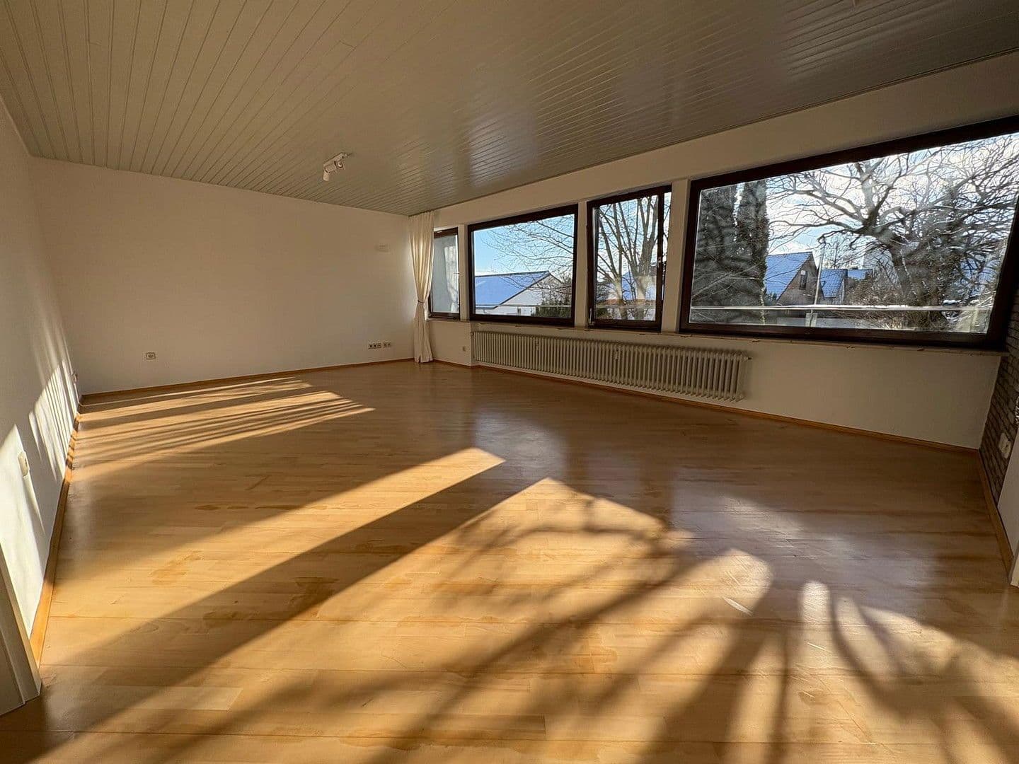 Pronájem bytu 4+kk 130 m², Gärtringen, Bádensko-Württembersko Pronájem bytu 4+kk 130 m², Gärtringen, Bádensko-Württembersko