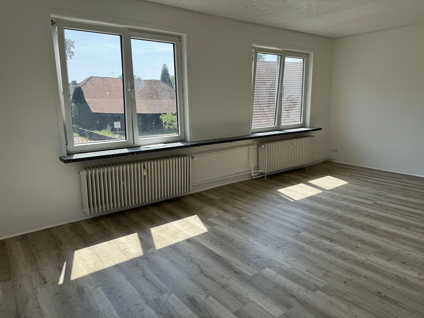 Pronájem bytu 3+1 75 m², Deichend, Bergen, Dolní Sasko Pronájem bytu 3+1 75 m², Deichend, Bergen, Dolní Sasko