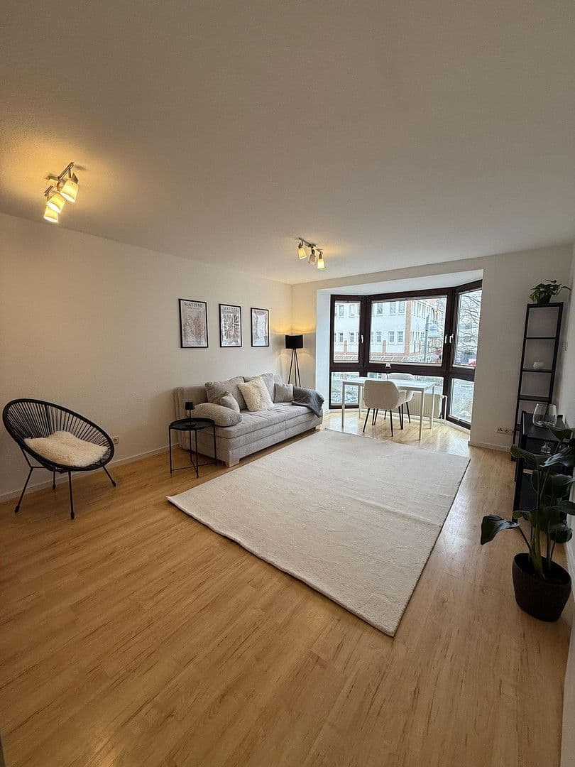 Pronájem bytu 2+1 53 m², Euskirchenerstraße 43, Bonn, Severní Porýní-Vestfálsko Pronájem bytu 2+1 53 m², Euskirchenerstraße 43, Bonn, Severní Porýní-Vestfálsko