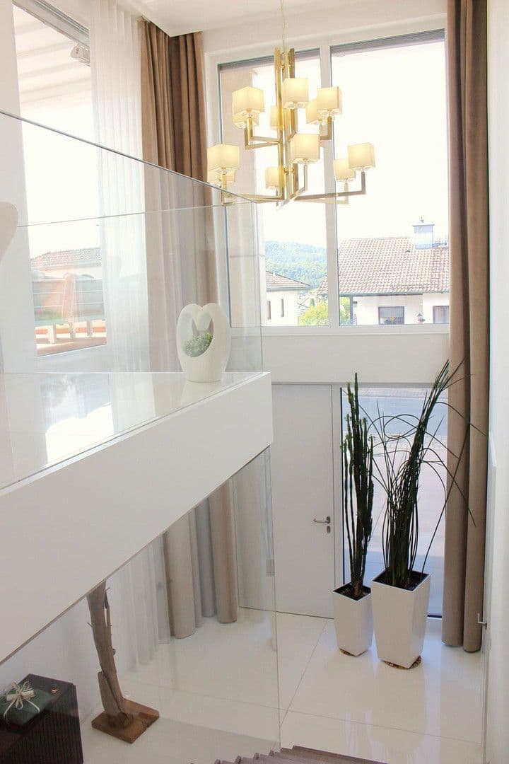 Prodej domu 277 m², pozemek 440 m², Birkenstr. 9, Obernburg am Main, Bavorsko Prodej domu 277 m², pozemek 440 m², Birkenstr. 9, Obernburg am Main, Bavorsko