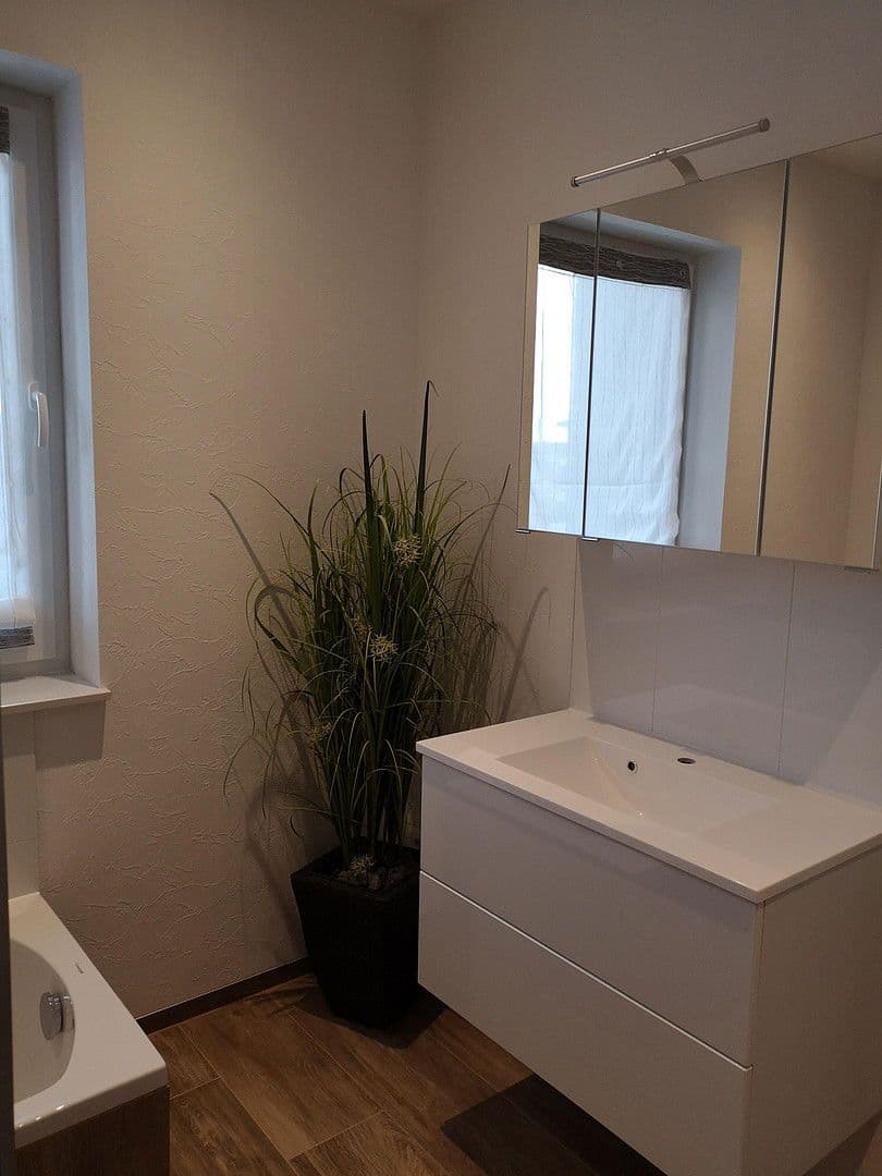 Pronájem domu 140 m², pozemek 240 m², Langenselbold, Hessen Pronájem domu 140 m², pozemek 240 m², Langenselbold, Hessen