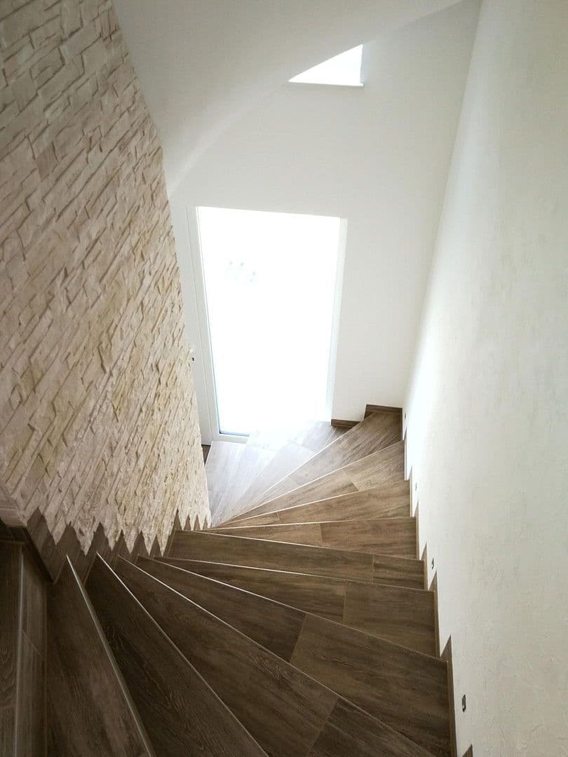 Pronájem domu 140 m², pozemek 240 m², Langenselbold, Hessen Pronájem domu 140 m², pozemek 240 m², Langenselbold, Hessen