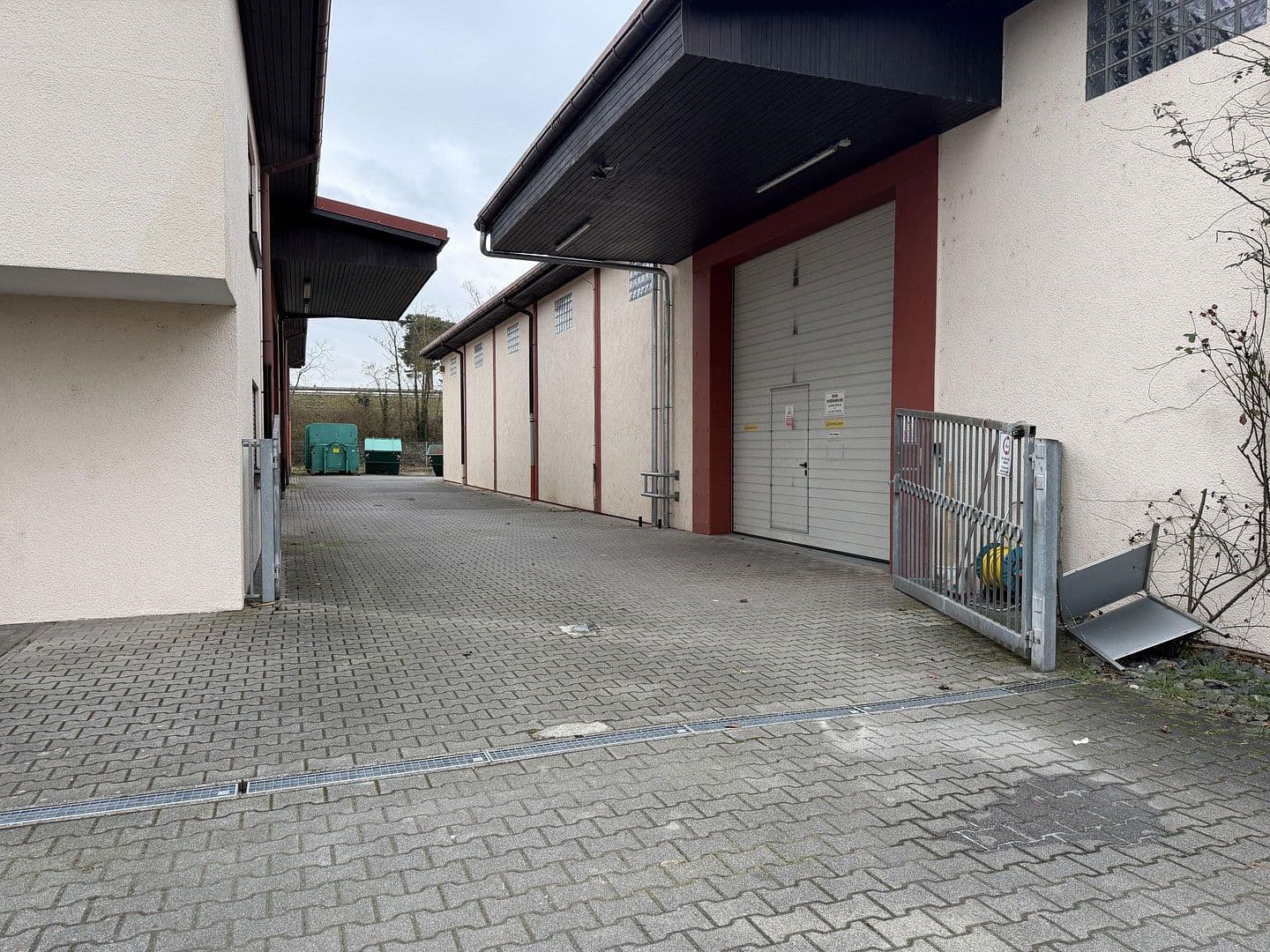 Pronájem nebytového prostoru 1.500 m², Alsbach-Hähnlein, Hessen Pronájem nebytového prostoru 1.500 m², Alsbach-Hähnlein, Hessen