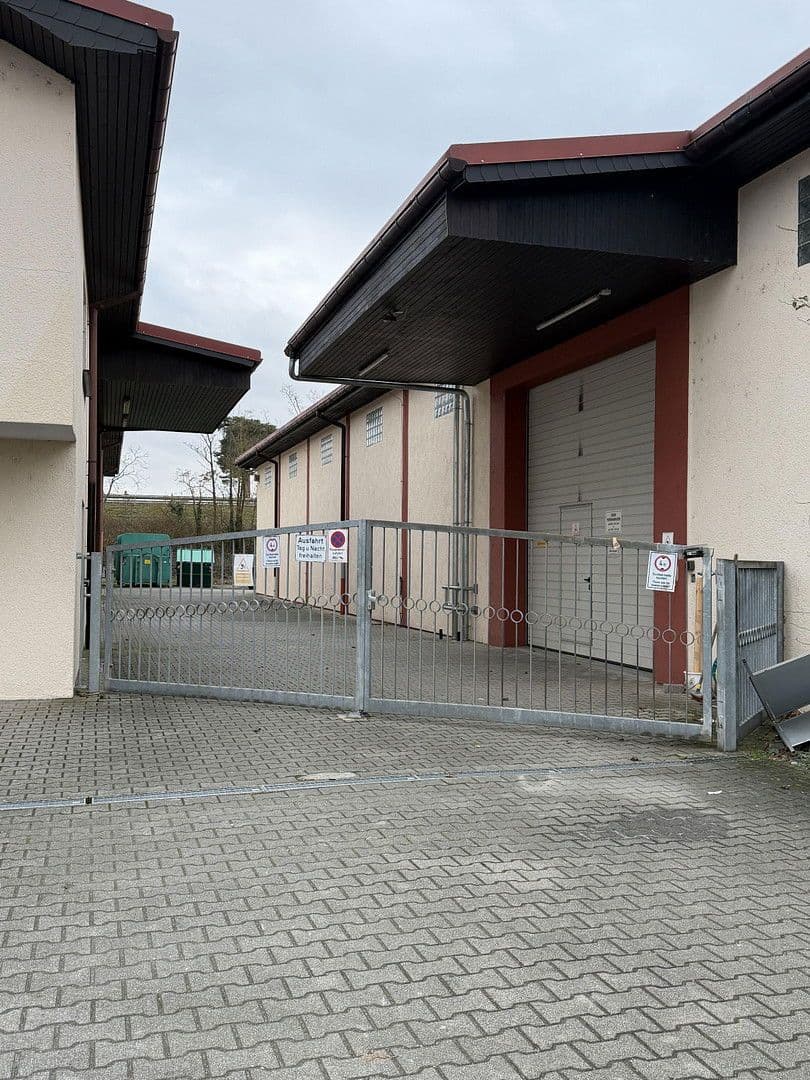 Pronájem nebytového prostoru 1.500 m², Alsbach-Hähnlein, Hessen Pronájem nebytového prostoru 1.500 m², Alsbach-Hähnlein, Hessen