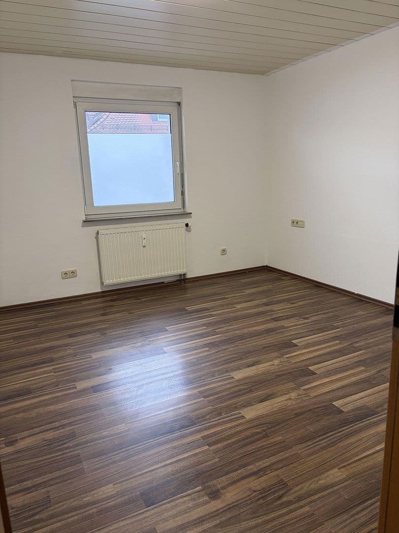 Pronájem bytu 2+1 48 m², Korntal-Münchingen, Bádensko-Württembersko Pronájem bytu 2+1 48 m², Korntal-Münchingen, Bádensko-Württembersko