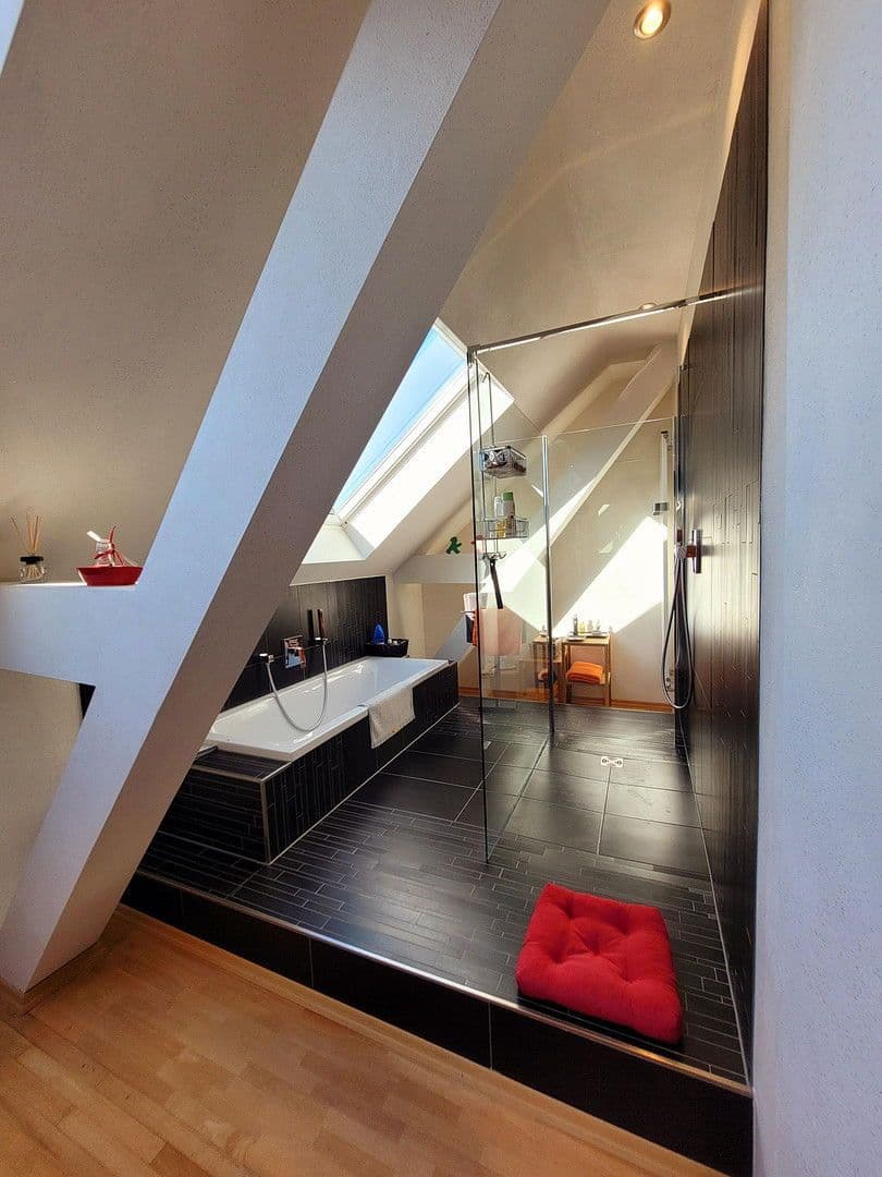 Prodej bytu 4+1 119 m², Schlossberg 20, Diez, Porýní-Falc Prodej bytu 4+1 119 m², Schlossberg 20, Diez, Porýní-Falc