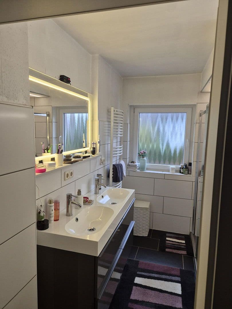 Prodej domu 150 m², pozemek 692 m², Bielefeld, Severní Porýní-Vestfálsko Prodej domu 150 m², pozemek 692 m², Bielefeld, Severní Porýní-Vestfálsko