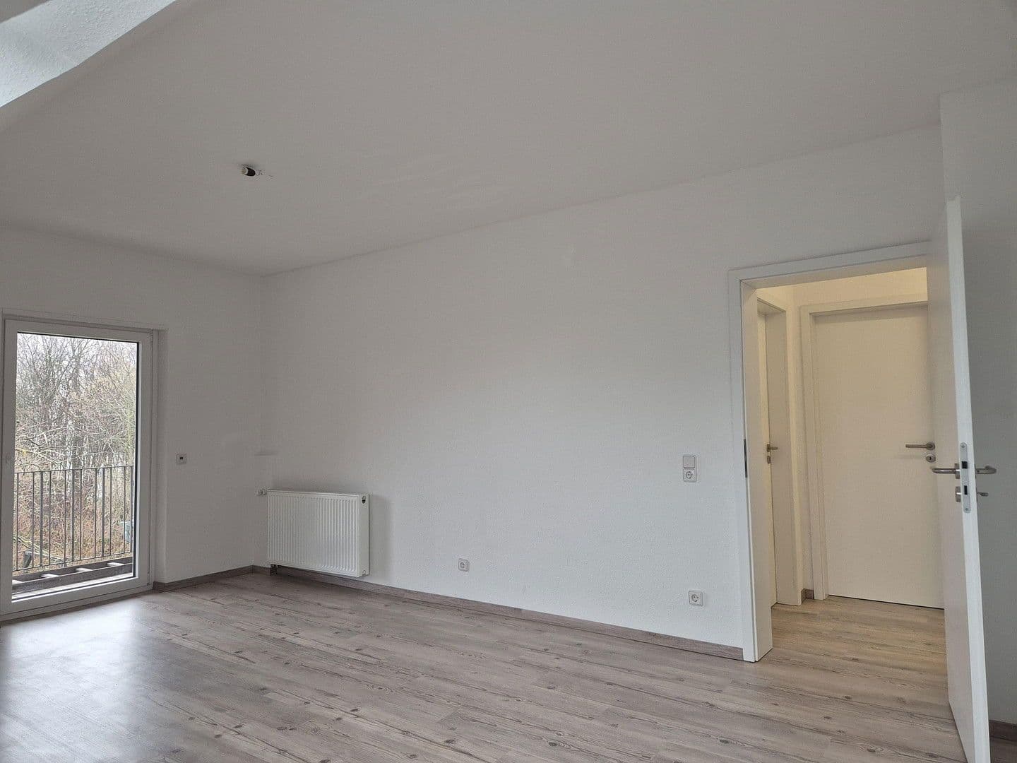 Prodej domu 150 m², pozemek 692 m², Bielefeld, Severní Porýní-Vestfálsko Prodej domu 150 m², pozemek 692 m², Bielefeld, Severní Porýní-Vestfálsko