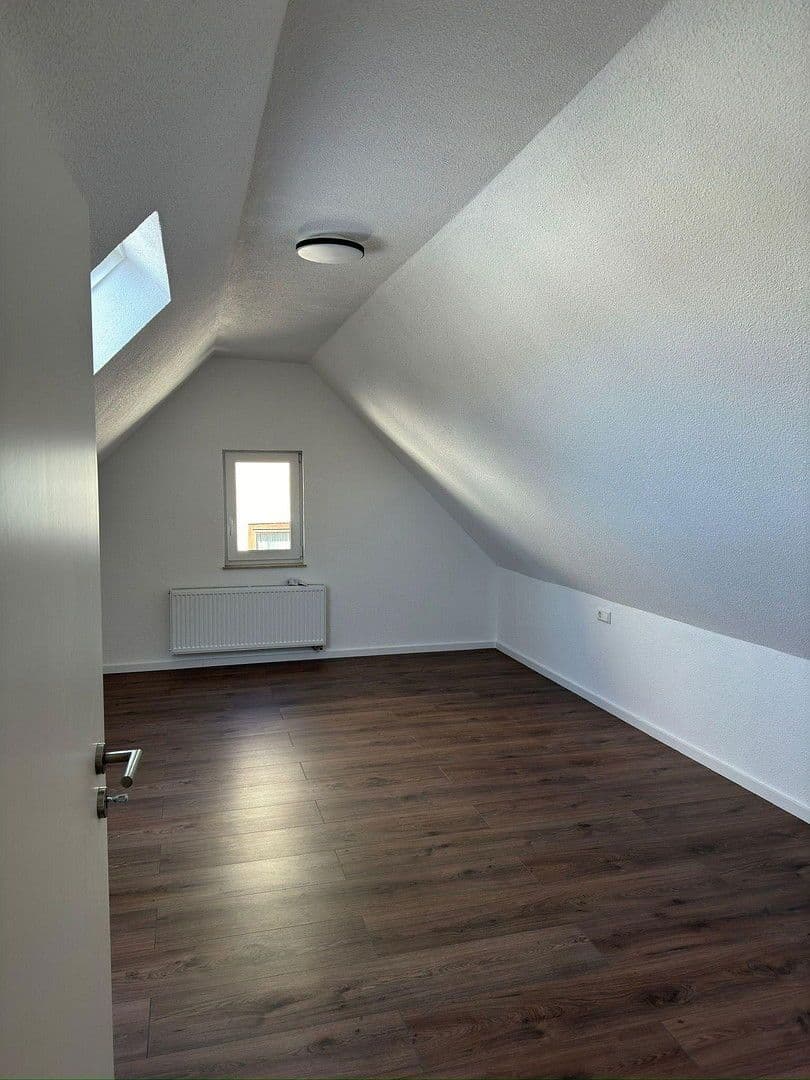 Pronájem bytu 3+1 130 m², Zeughausstr. 20, Tuttlingen, Bádensko-Württembersko Pronájem bytu 3+1 130 m², Zeughausstr. 20, Tuttlingen, Bádensko-Württembersko